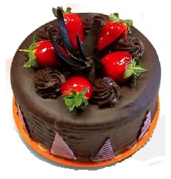 Katıksız 6–9 Kişilik Çikolatalı Yaş Pasta